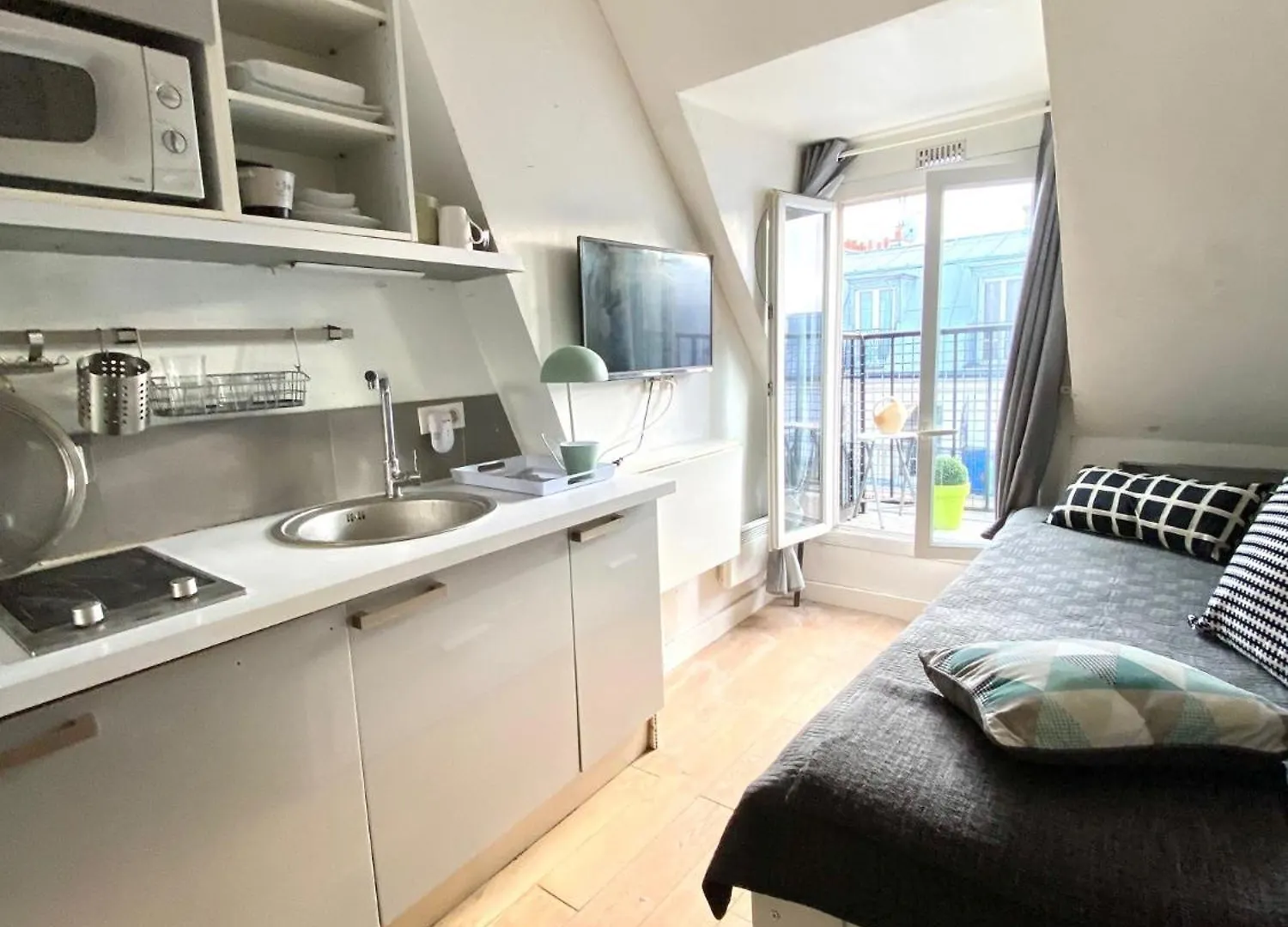 Apartment Belleville Nest Paris France